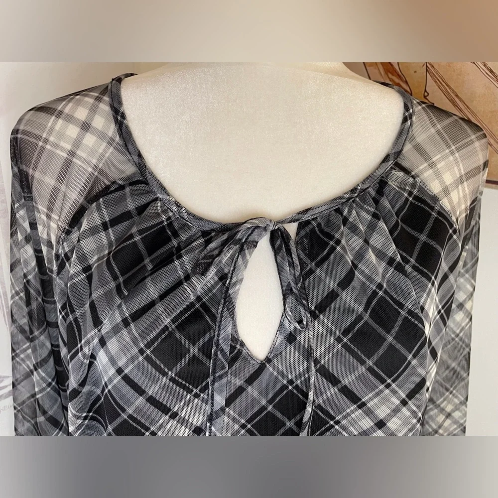 Terra & Sky Mesh Tiered Peasant Blouse Plus Size 1X Black & White Plaid - Picture 2 of 14